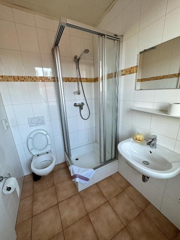 Triple Room with Private External Bathroom room - Image 1
