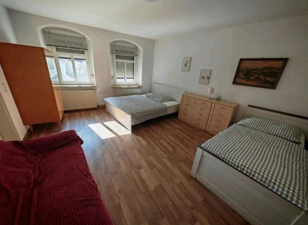 One-Bedroom Apartment room - Image 1
