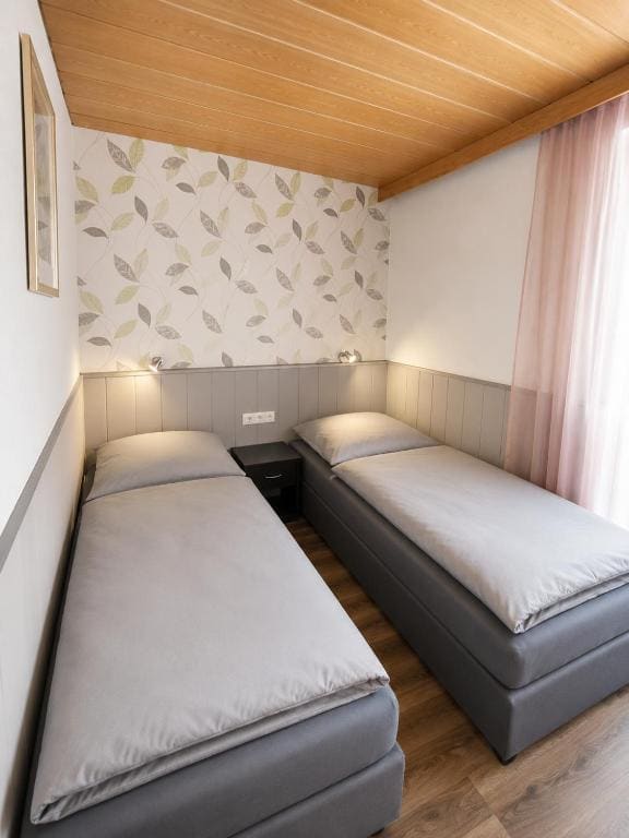 Double or Twin Room with Balcony room - Image 2