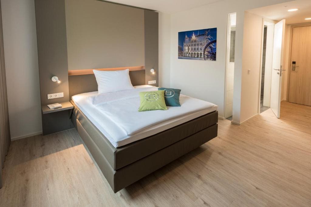 Queen Room room - Image 2