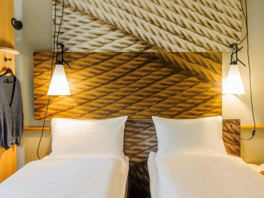 Standard Twin Room room - Image 2