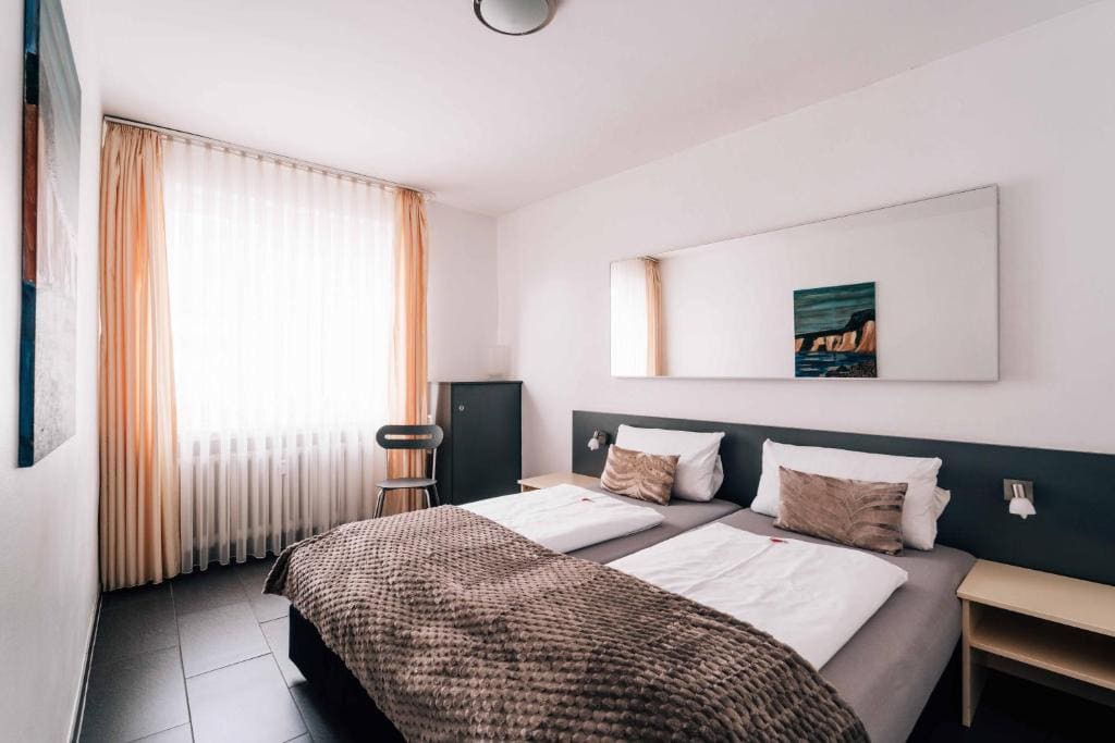 Standard Double Suite room - Image 3