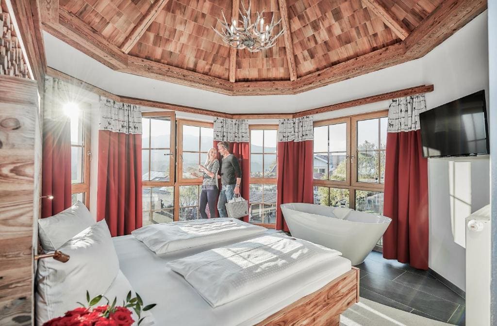 Deluxe Suite room - Image 2