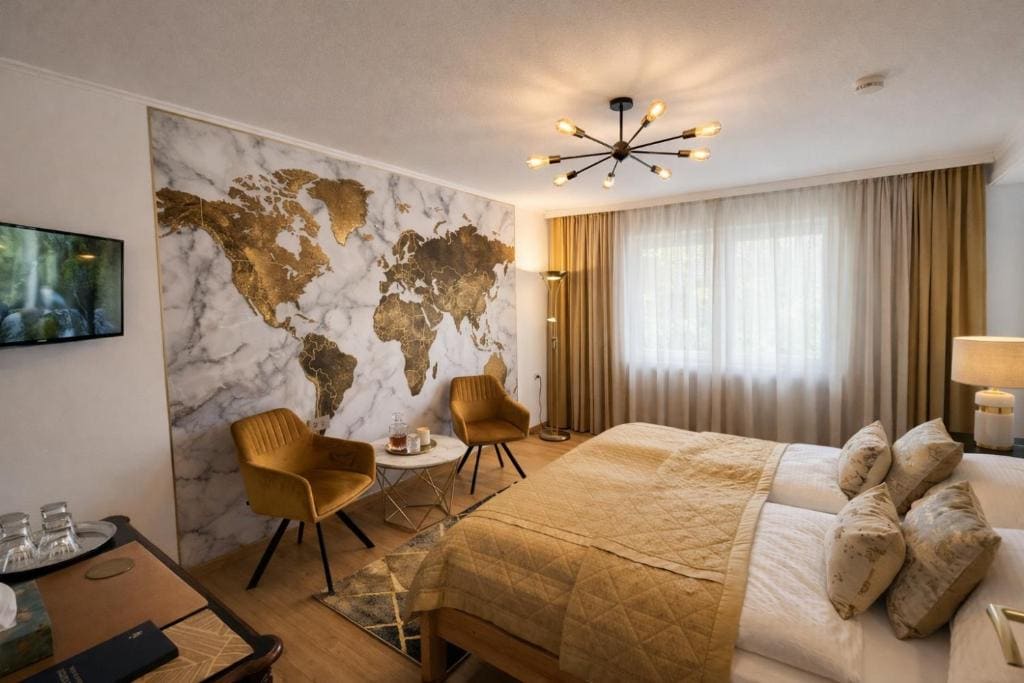 Deluxe Queen Room room - Image 2