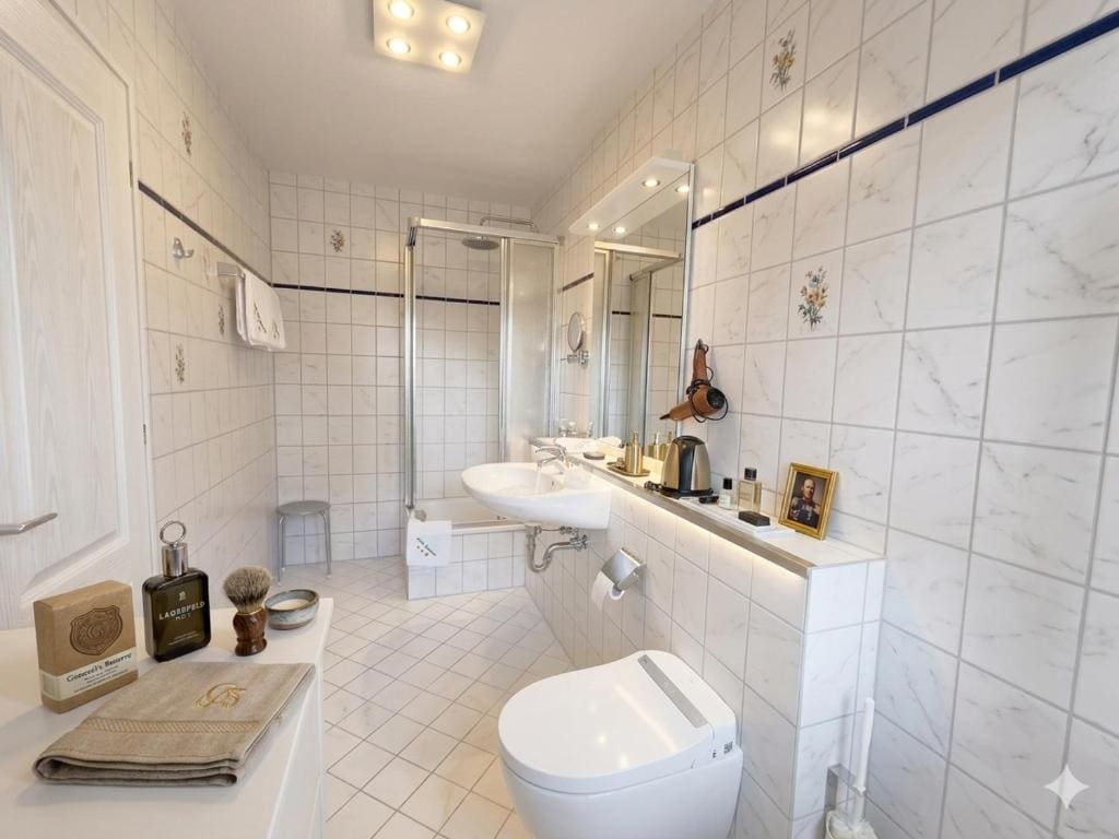 Double Room with Balcony room - Image 3