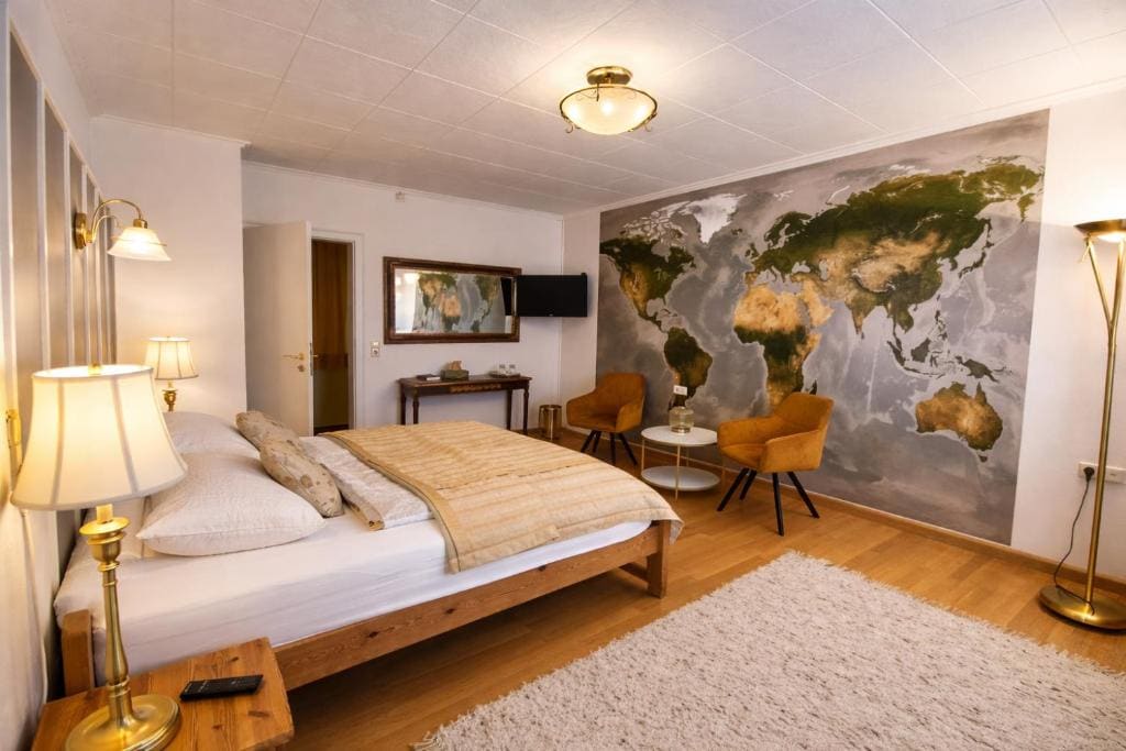 Deluxe Queen Room room - Image 3