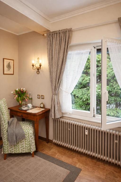 Single Room with Shower room - Image 2