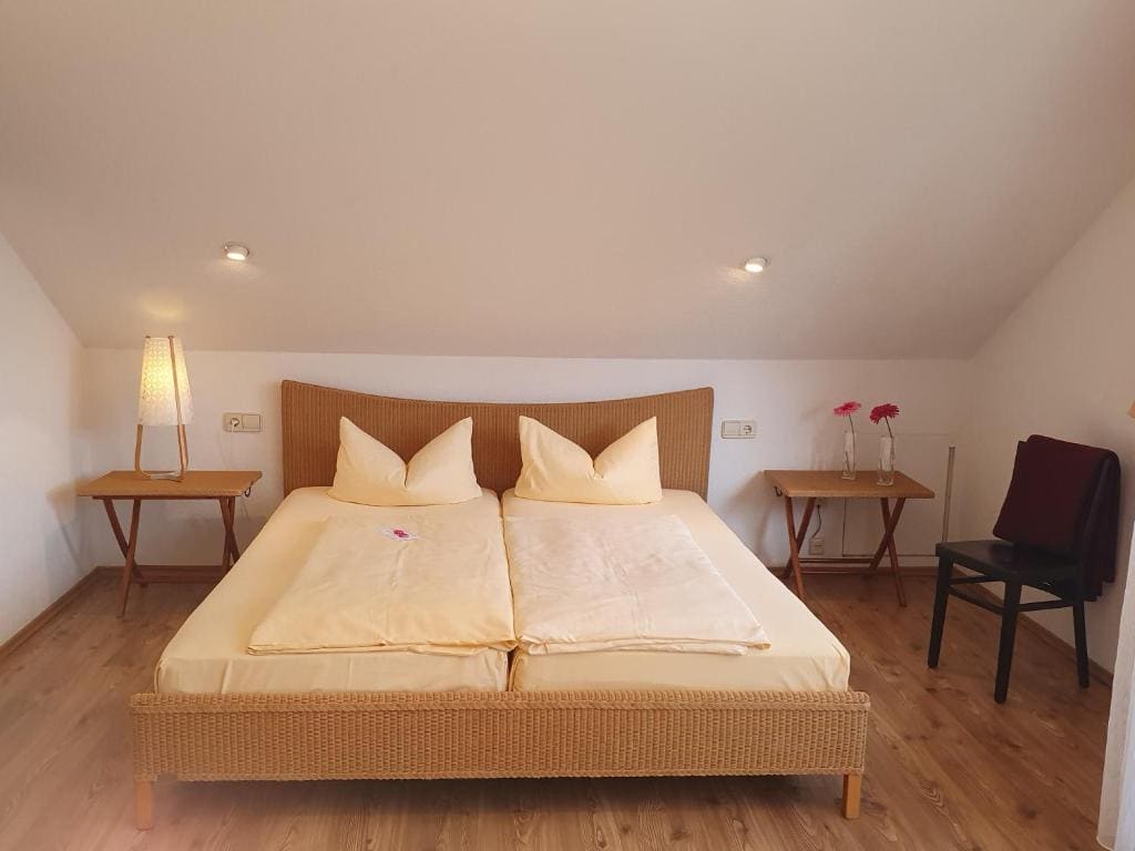 Triple Room (2 Adults + 1 Child) room - Image 1