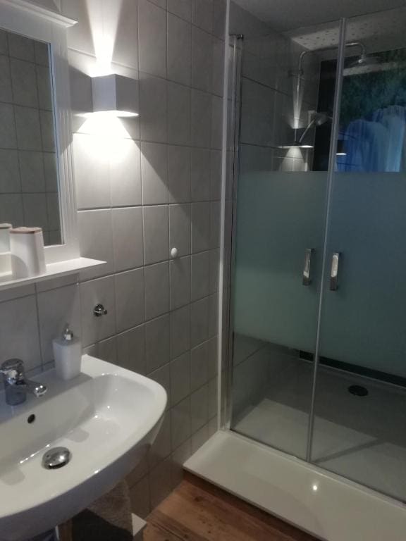 Large Double Room room - Image 2