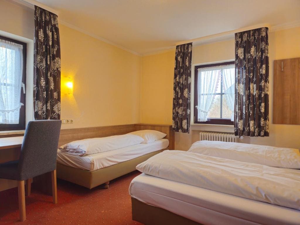 Family Room room - Image 2