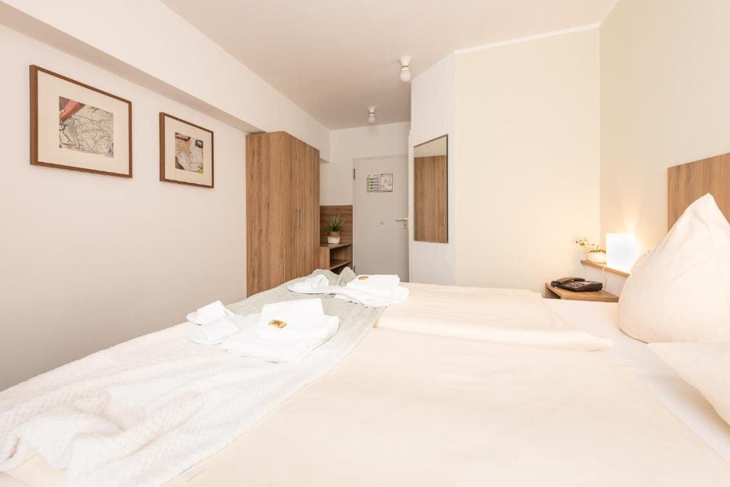 Double or Twin Room room - Image 1