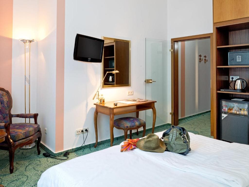 Standard Double Room room - Image 2