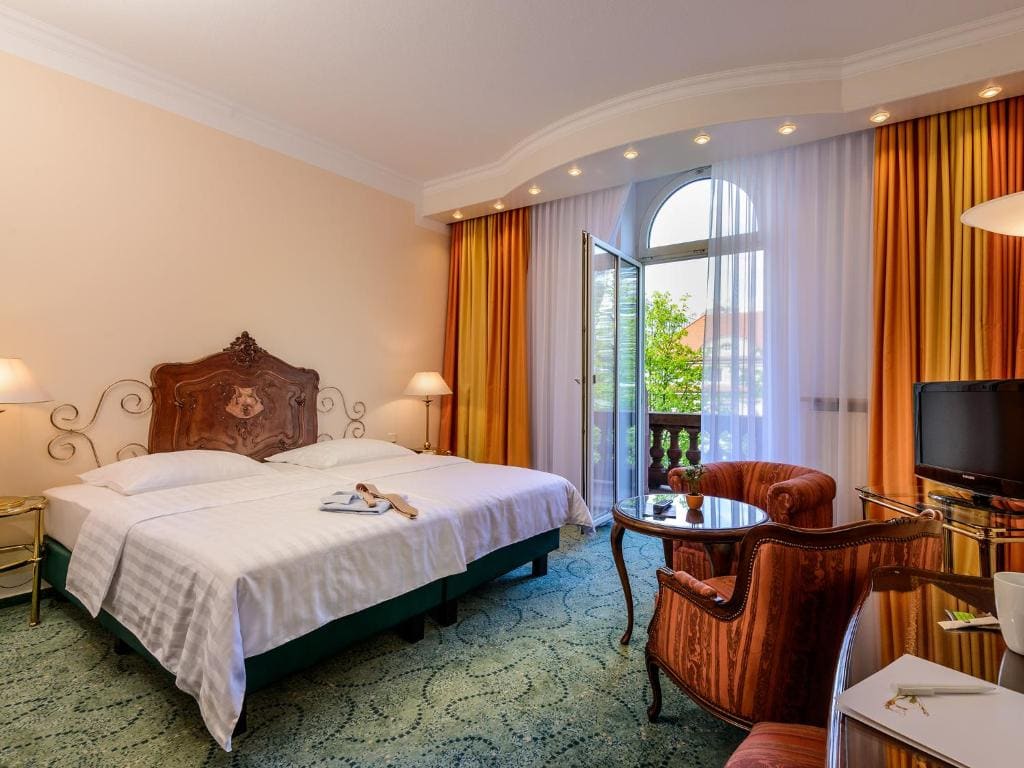 Superior Double Room room - Image 1