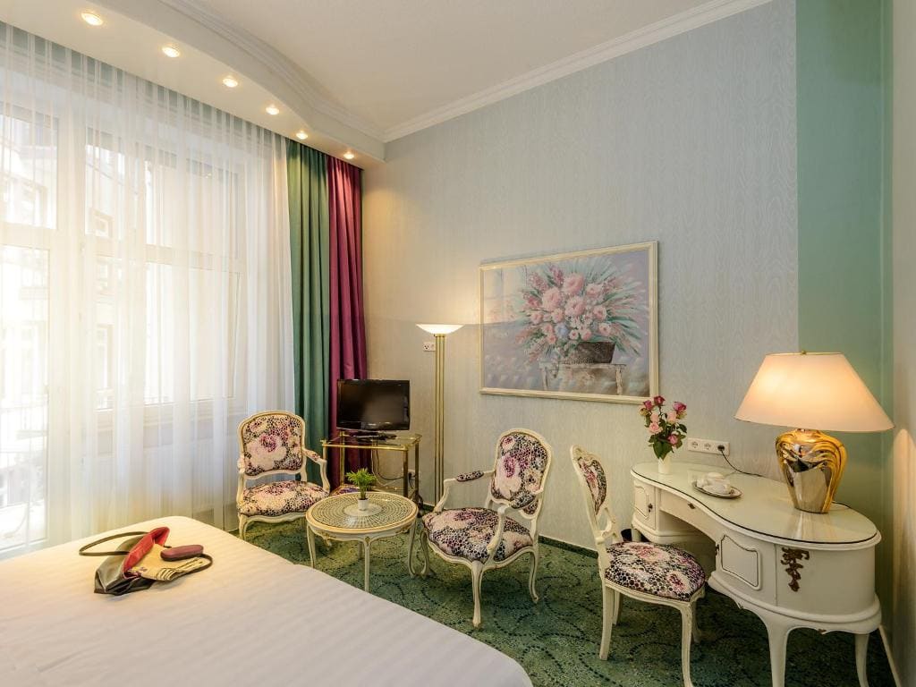 Superior Double Room room - Image 3