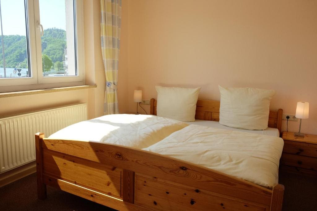 Double Room with Balcony and River View room - Image 3