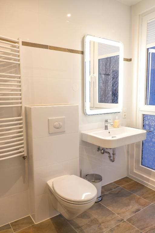 Premium Double Room with lateral River View room - Image 2
