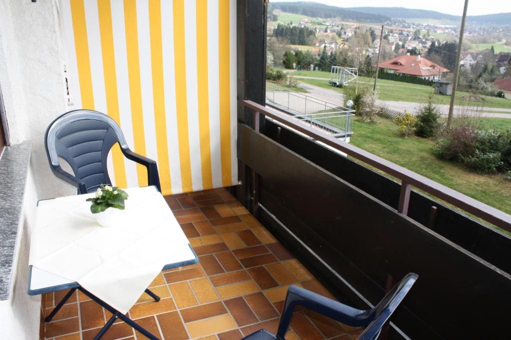 Single Room with Balcony room - Image 3