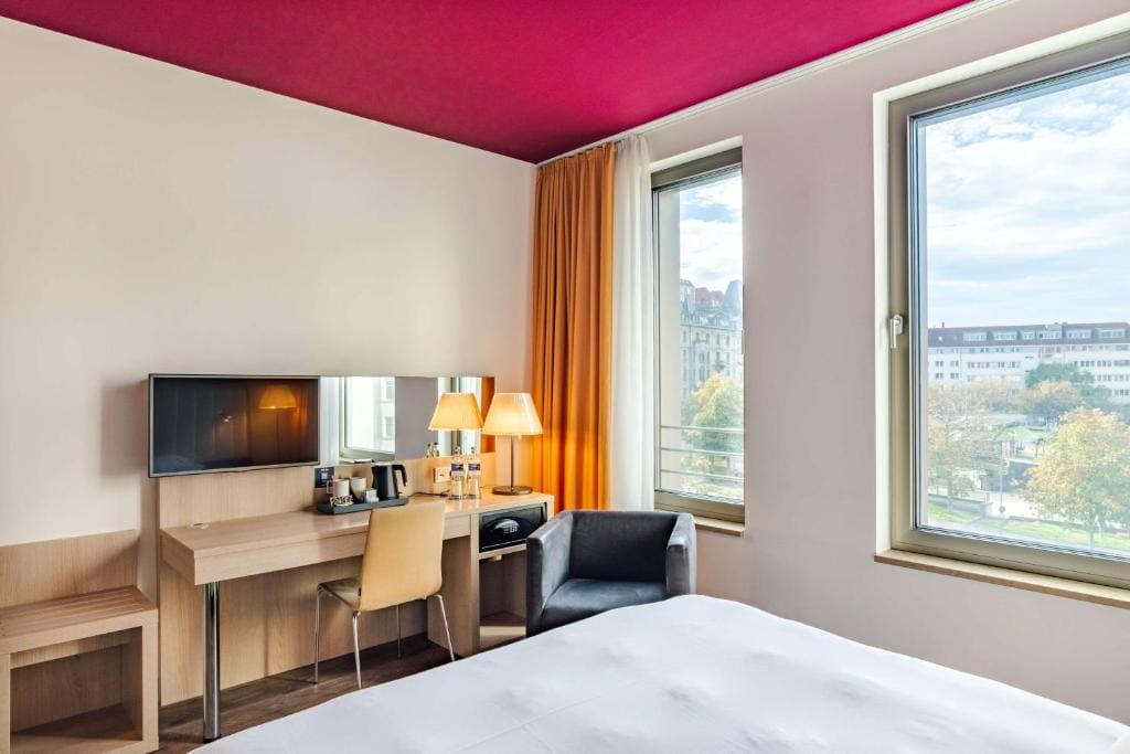 Superior Room room - Image 3