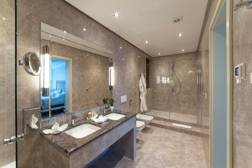 VIP Suite room - Image 1