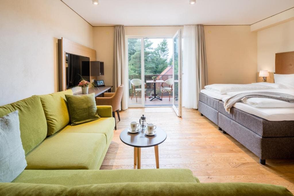 Double Room with Balcony (3 Adults) room - Image 2