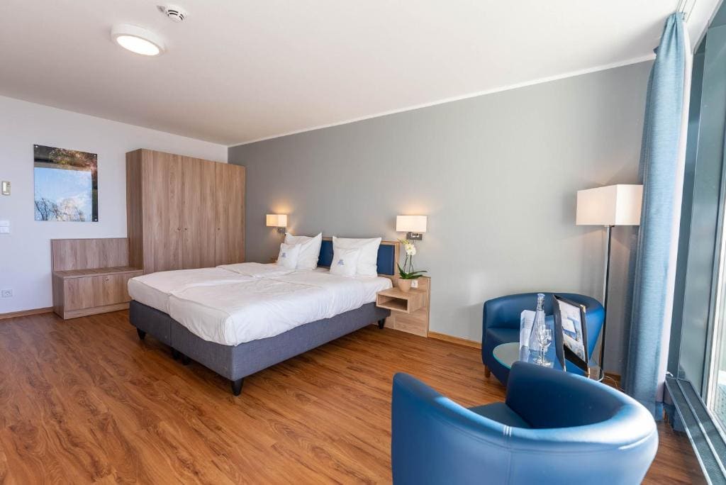 Comfort Double Room with Lake View room - Image 1