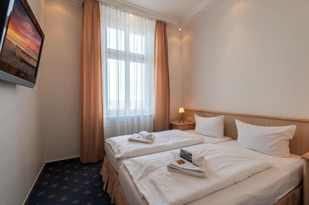 Large Double Room room - Image 2