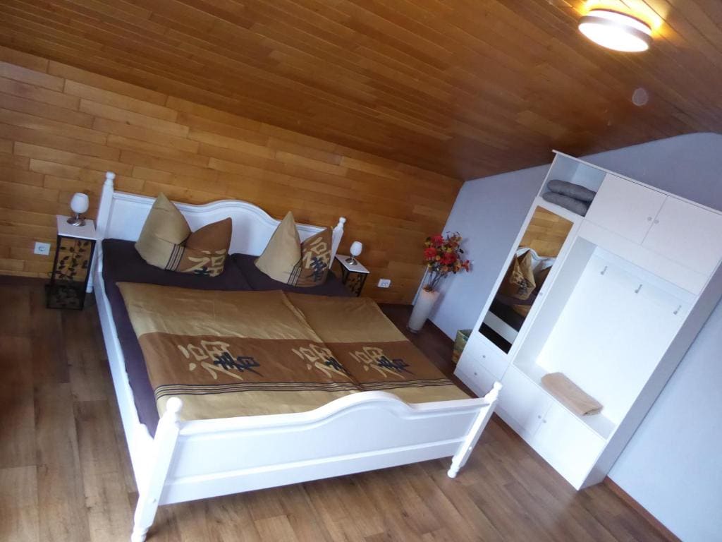 Double Room with Balcony room - Image 1