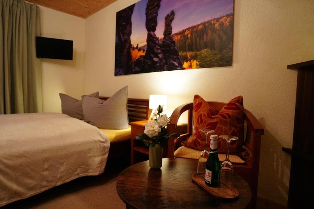 Comfort Double Room with Shower room - Image 1