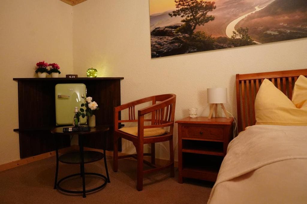 Deluxe Double Room with Shower room - Image 1