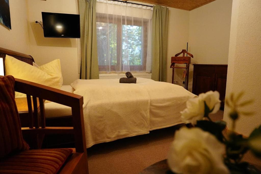 Double Room with Bathroom room - Image 1