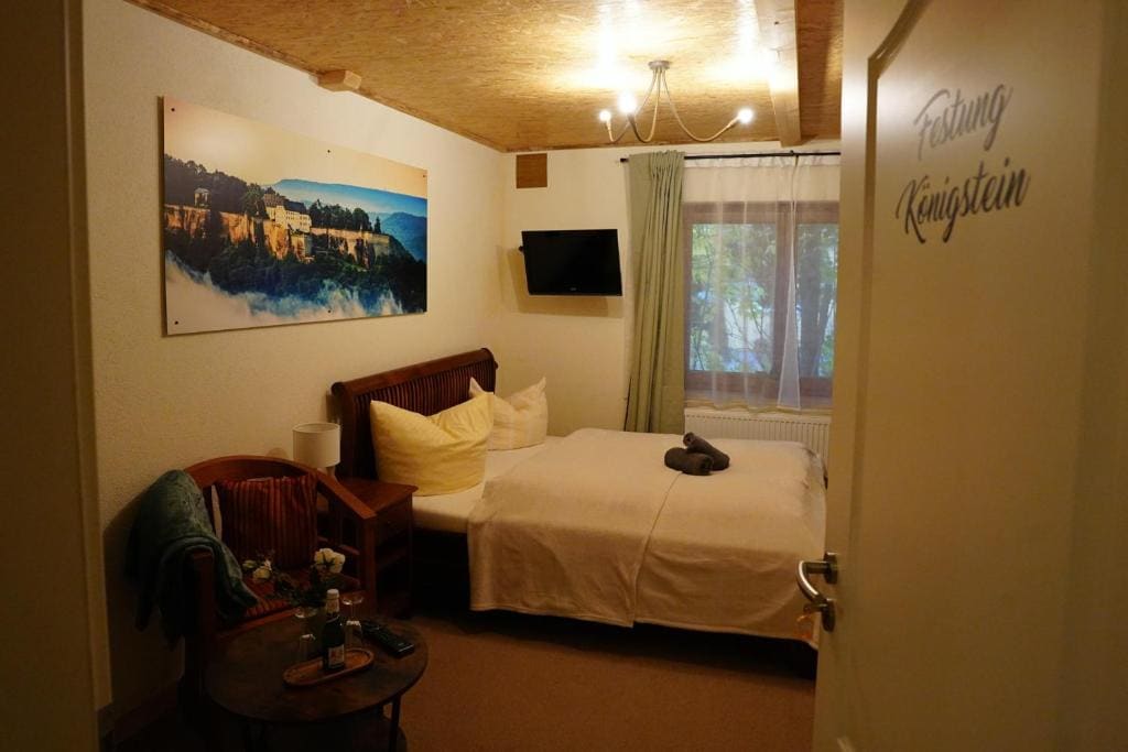 Double Room with Bathroom room - Image 2