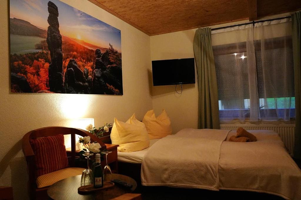 Double Room with Terrace room - Image 3