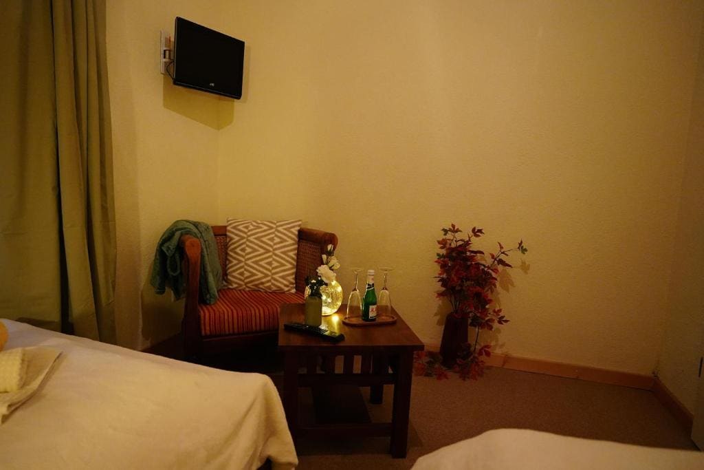One-Bedroom Double or Twin Room room - Image 1