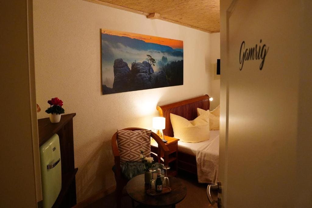 Standard Double Room with Shower room - Image 1
