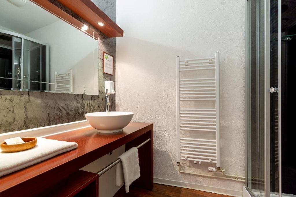 Apartment room - Image 2