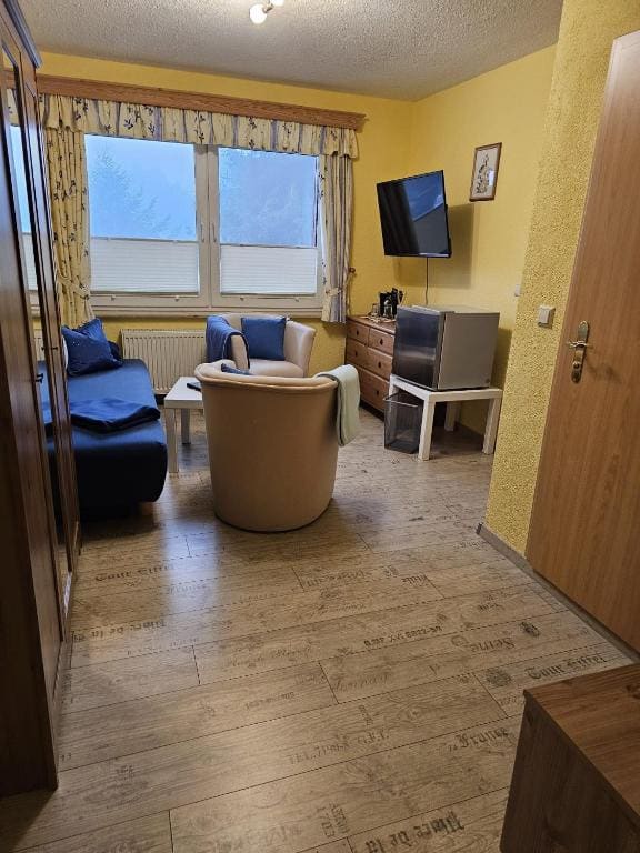 Apartment room - Image 3