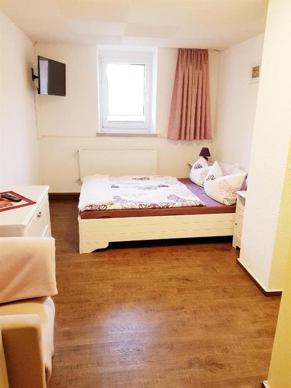 Holiday Apartment room - Image 1