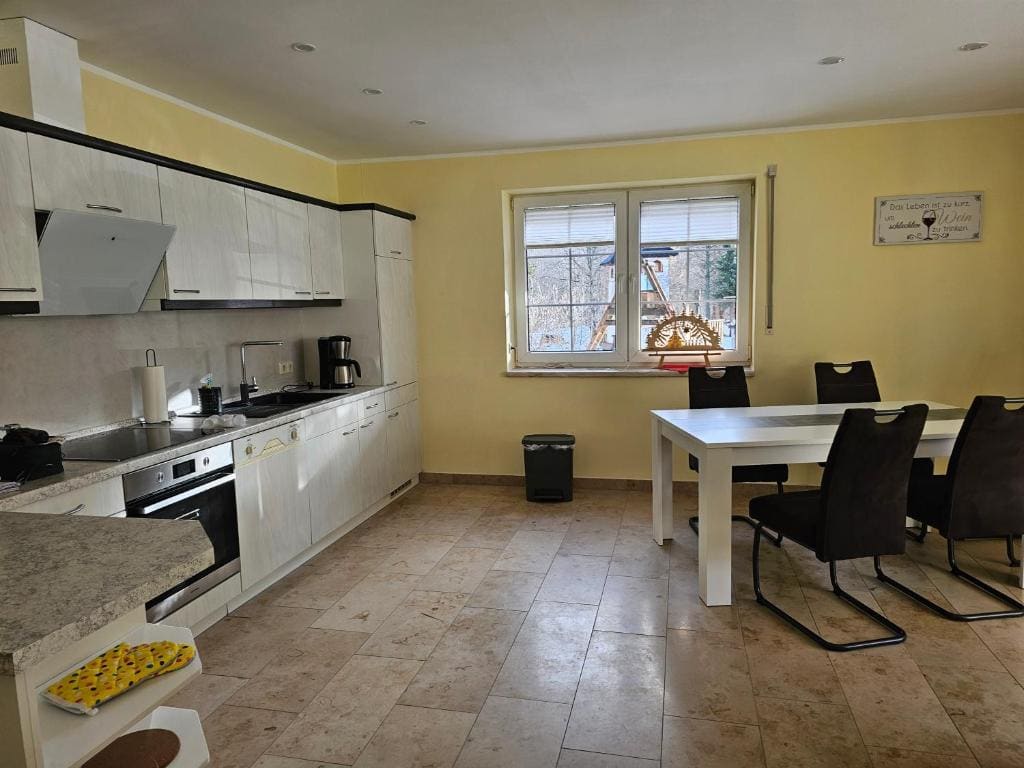 One-Bedroom Premium Apartment room - Image 1
