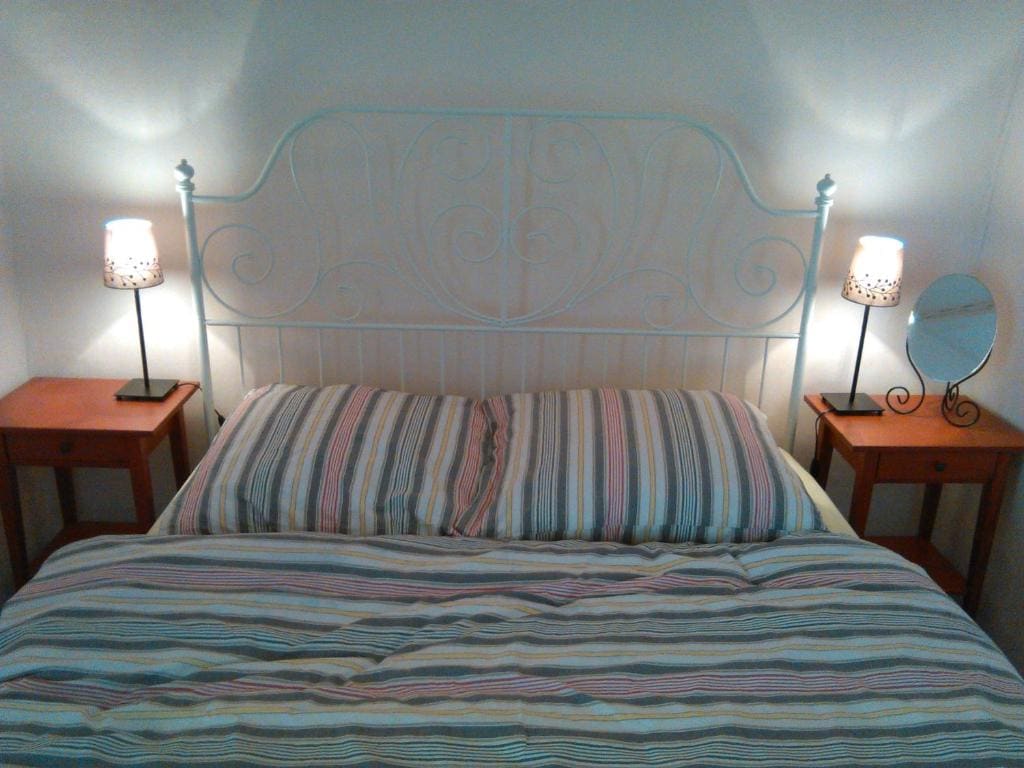 Queen Room with Shared Bathroom room - Image 1