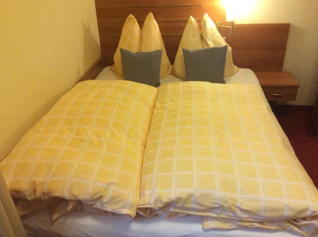 Double Room with French Bed room - Image 2
