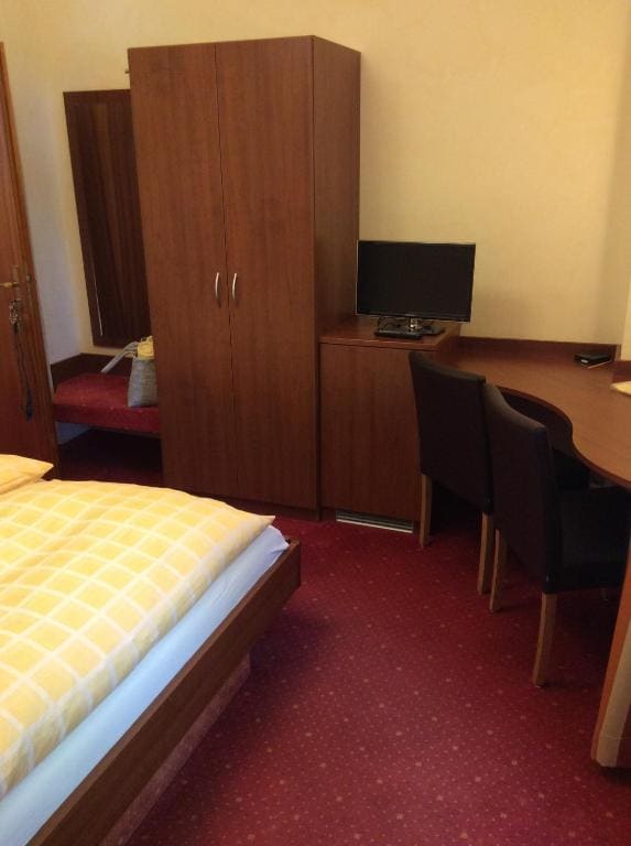 Small Double or Twin Room room - Image 1