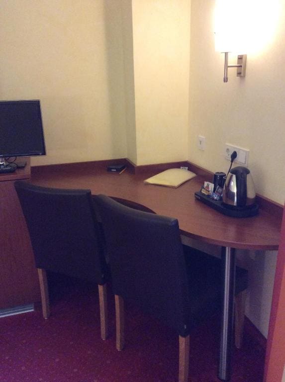 Small Double or Twin Room room - Image 2