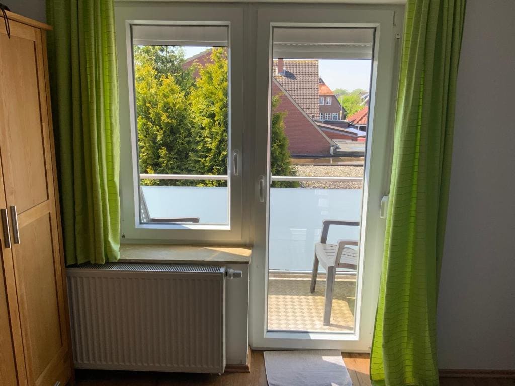 Double Room with Balcony room - Image 2