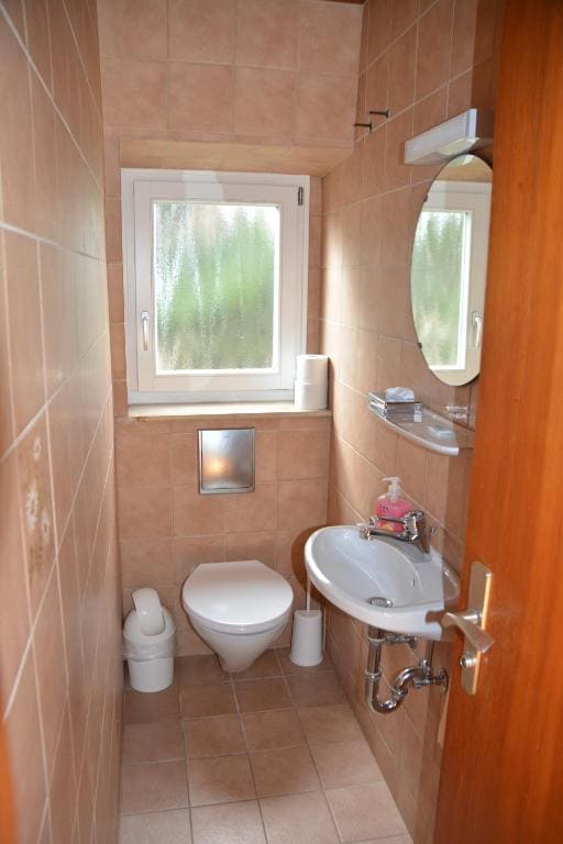 Twin Room with External Toilet room - Image 1