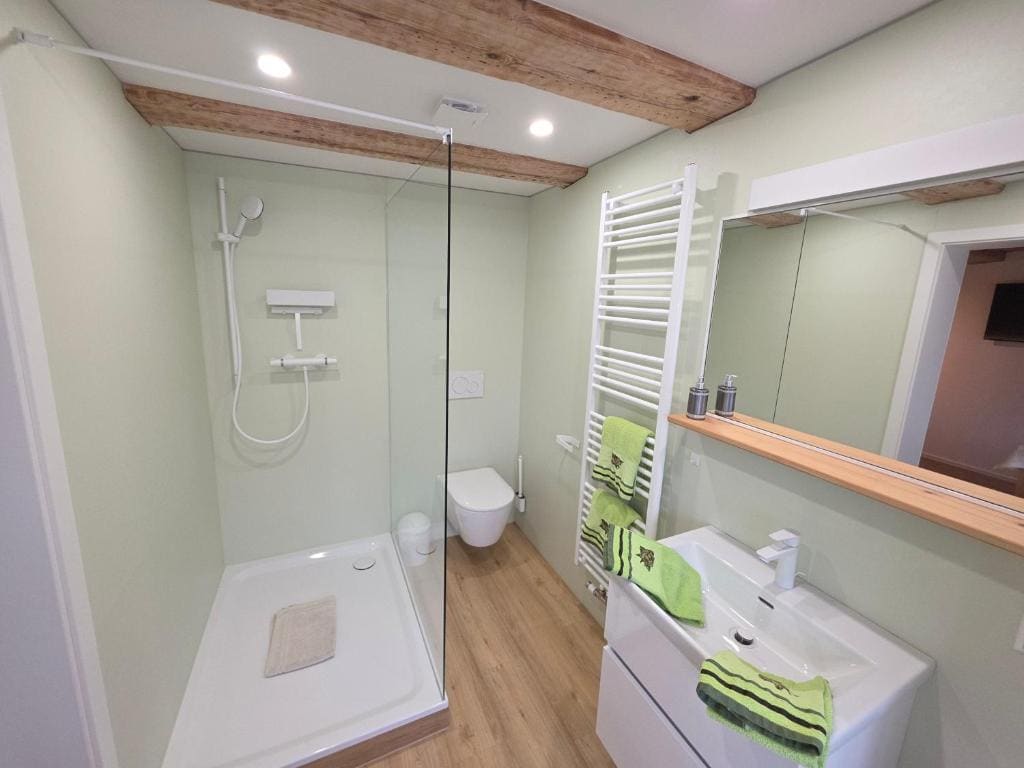 Double Room with Balcony room - Image 1