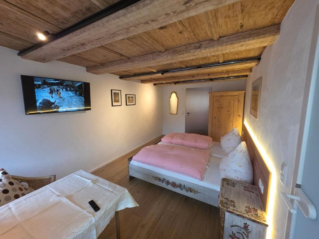 Double Room with Balcony room - Image 3