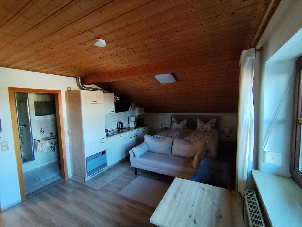Apartment with Mountain View room - Image 3