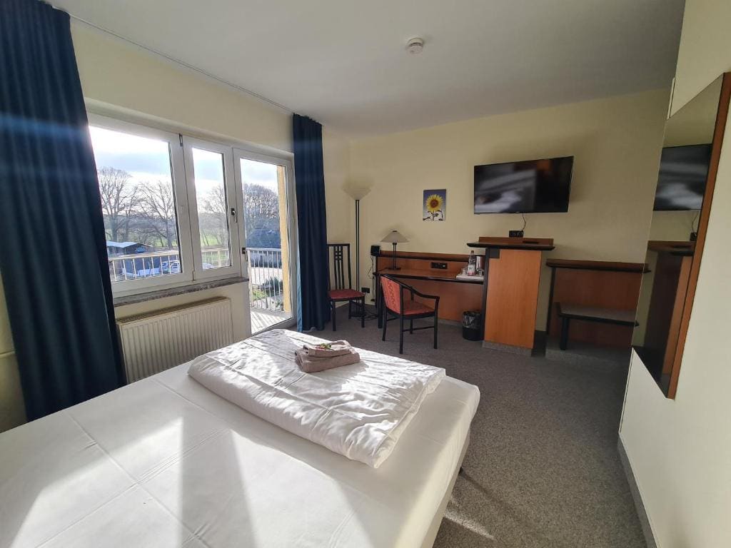 Superior Double Room with Balcony room - Image 1