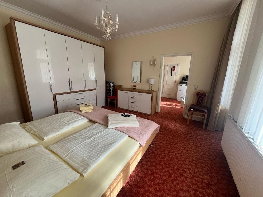 Apartment with Balcony room - Image 3