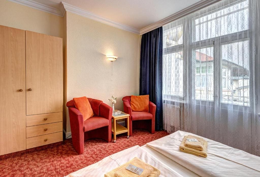 Double Room with Balcony room - Image 2